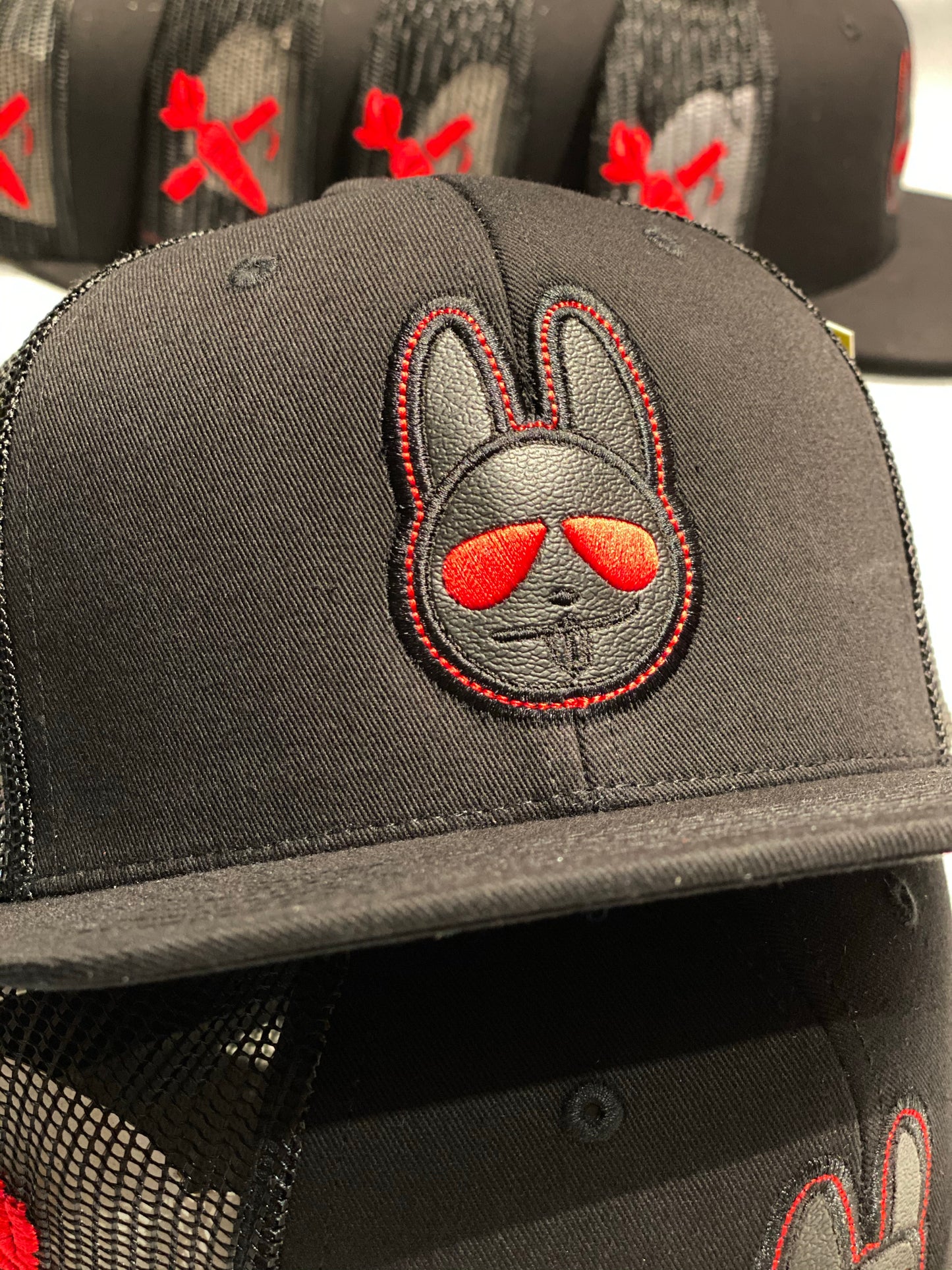 Black - Black/Red